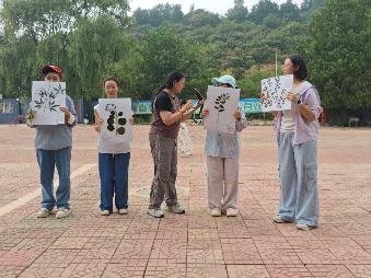 cc娱乐官网优惠活动辨识并采集药用植物