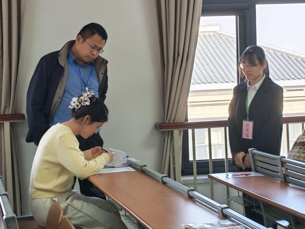 强化实践教学”的部署